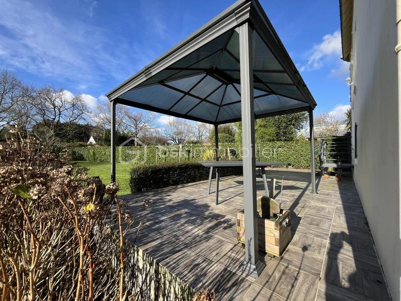 Demeure - 167 m² - 8 pièces