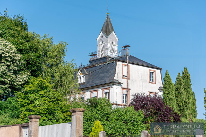 Maison - 280 m² - 10 pièces