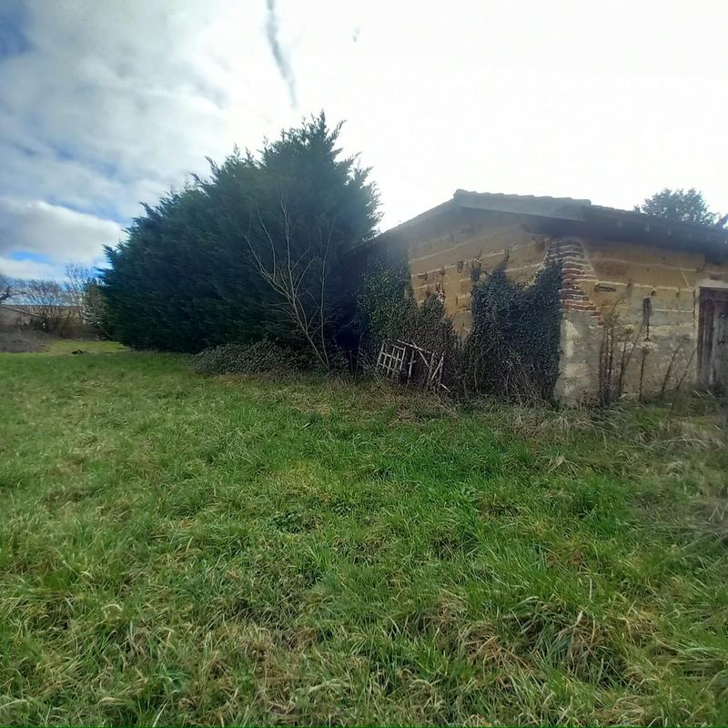 Maison - 300 m² - 4 pièces