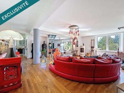 Maison - 280 m² - 12 pièces