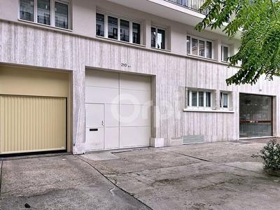 Parking / Garage - 11 m²