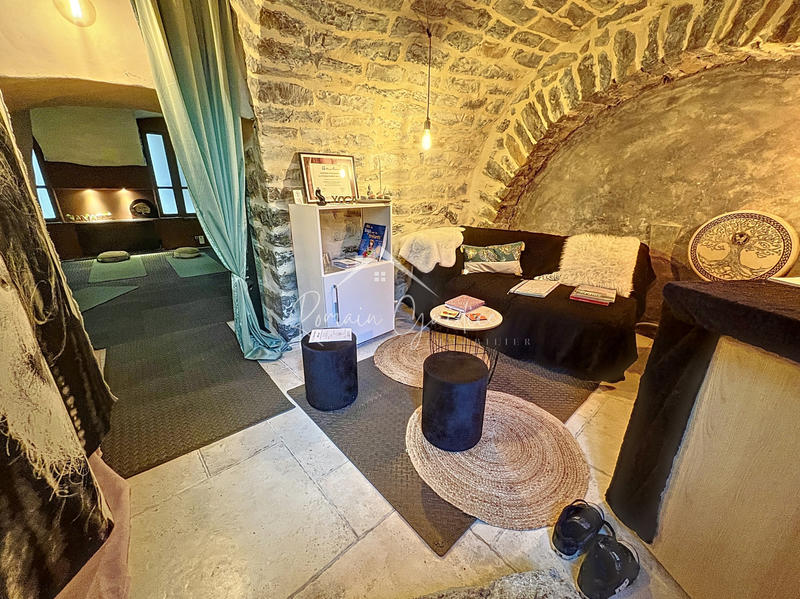 Maison - 180 m² - 7 pièces