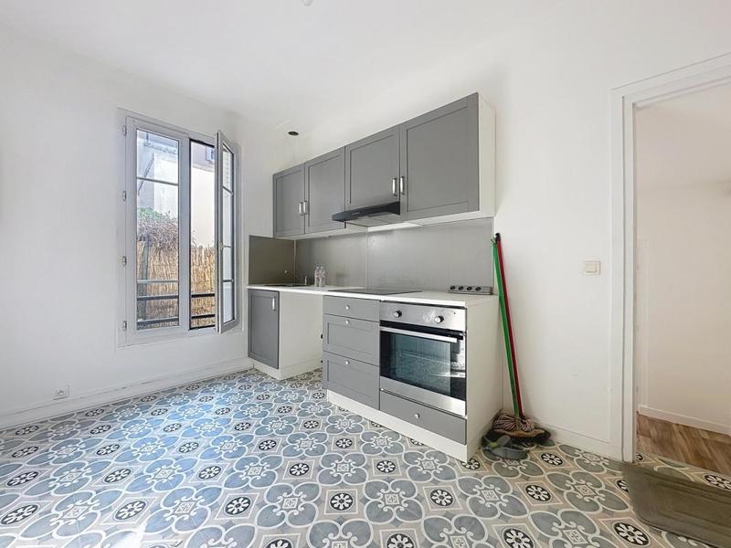 Studio - 30 m² - 1 pièce