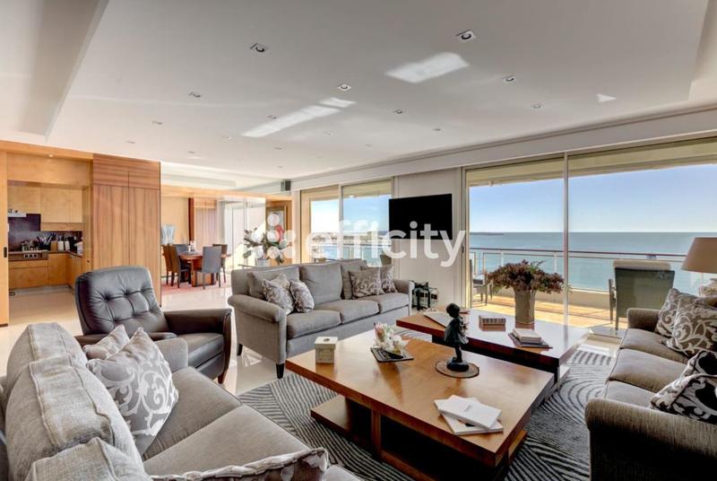 Appartement - 268 m² - 7 pièces