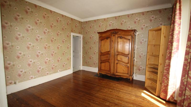 Maison - 230 m² - 8 pièces