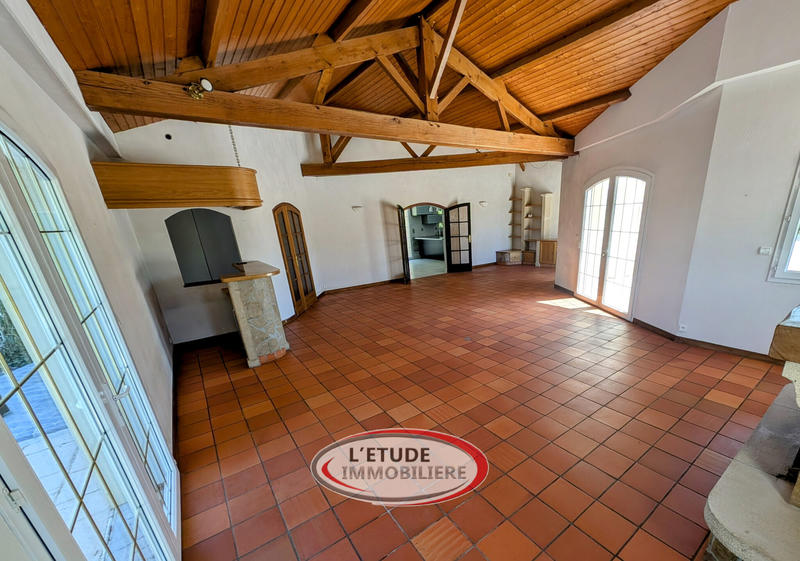 Maison - 230 m² - 6 pièces