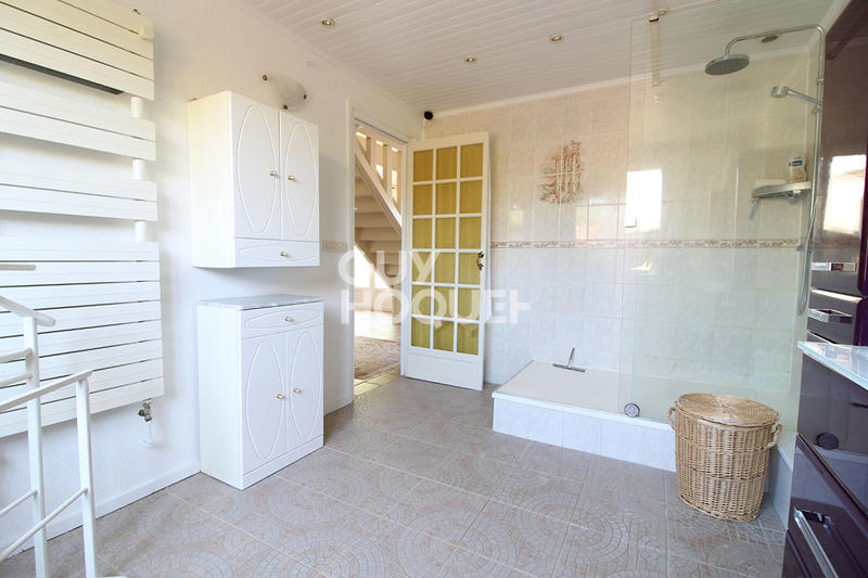 Maison - 95 m² - 5 pièces