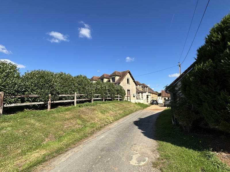 Maison - 310 m² - 7 pièces