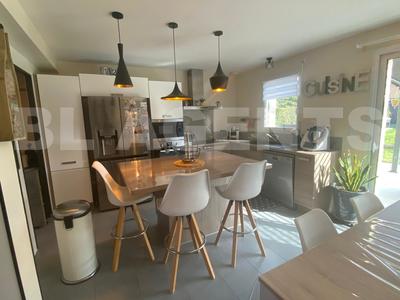 Pavillon - 99 m² - 5 pièces