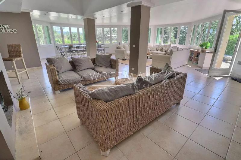 Villa - 230 m² - 8 pièces