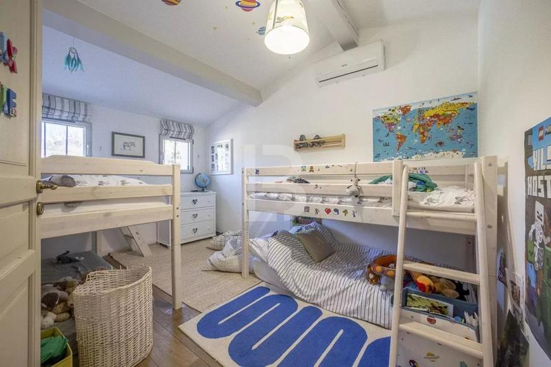 Villa - 204 m² - 8 pièces