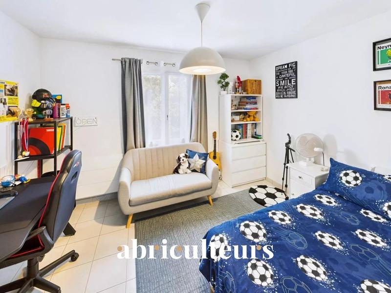 Villa - 261 m² - 12 pièces