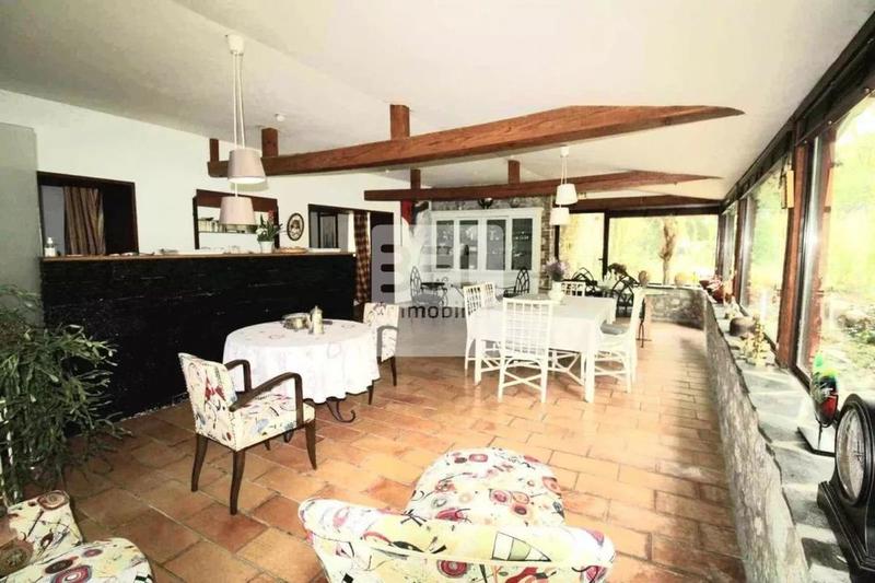 Propriété - 740 m² - 22 pièces