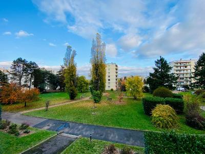 Appartement - 91 m² - 5 pièces