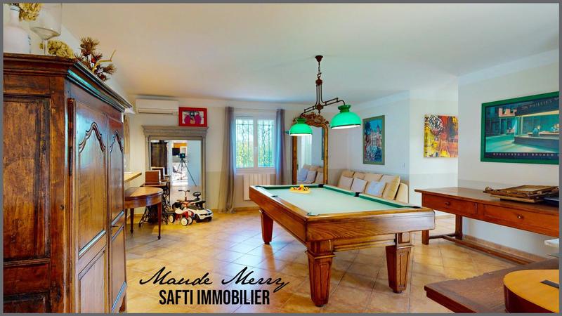 Villa - 210 m² - 7 pièces