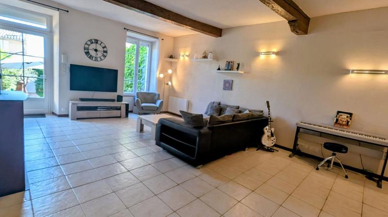 Maison - 161 m² - 11 pièces