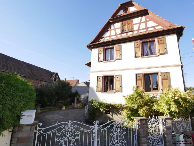 Maison - 238 m² - 8 pièces