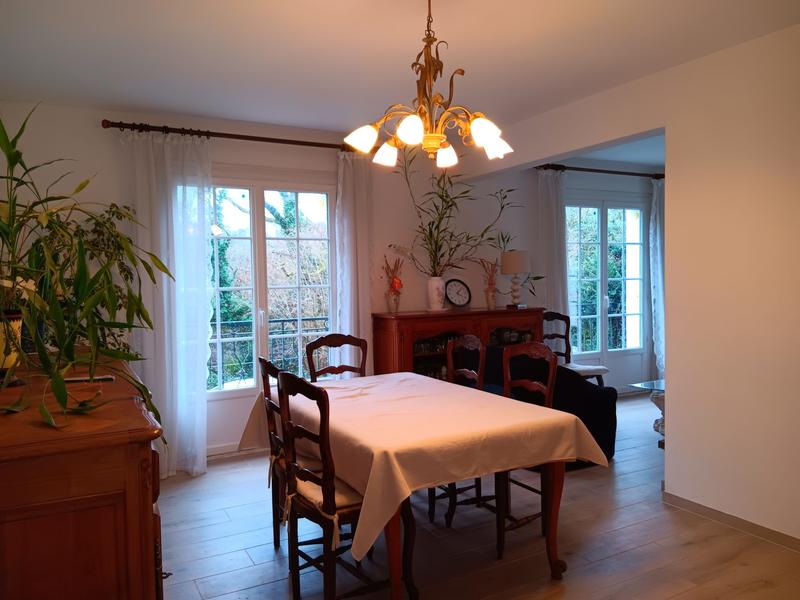 Maison - 157 m² - 8 pièces