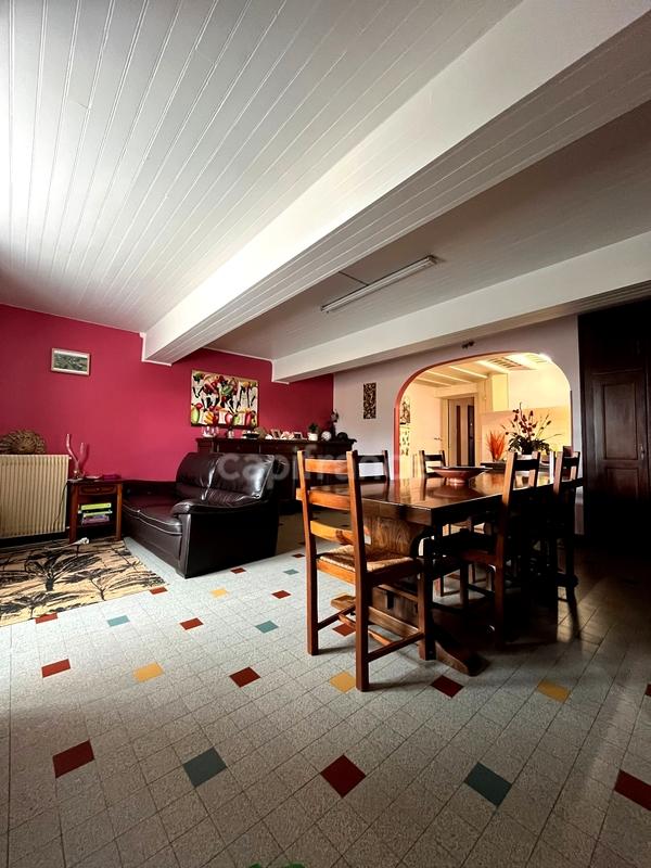 Corps de ferme - 270 m² - 9 pièces