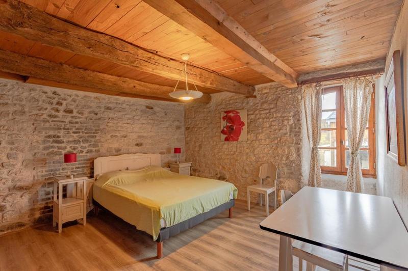 Propriété - 374 m² - 15 pièces