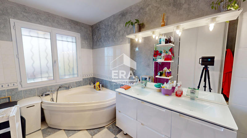 Maison - 150 m² - 7 pièces