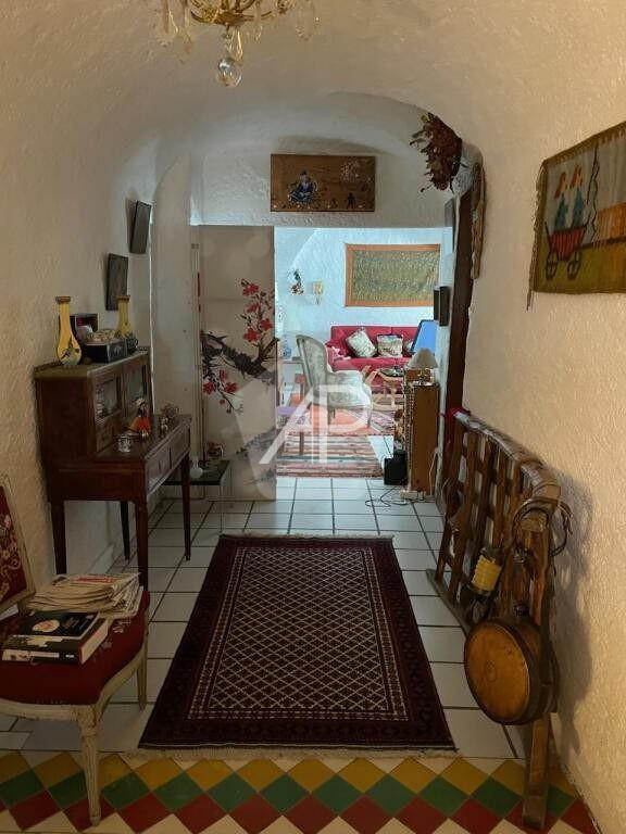 Maison traditionnelle - 215 m² - 9 pièces