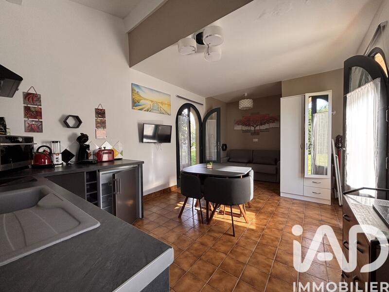 Maison - 208 m² - 10 pièces