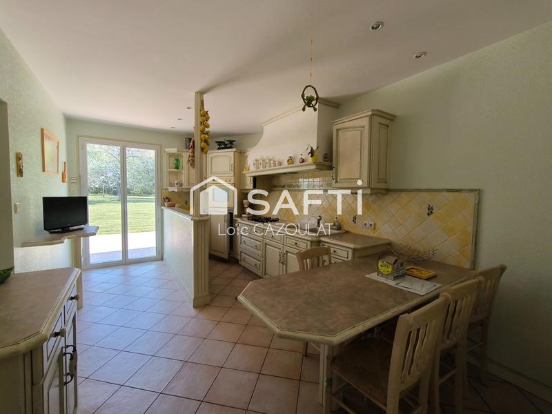 Maison - 236 m² - 10 pièces