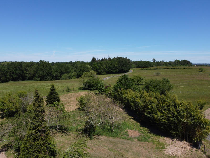 Terrain constructible - 1 842 m²