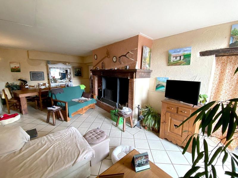 Maison - 450 m² - 16 pièces