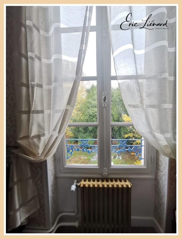 Demeure - 168 m² - 8 pièces