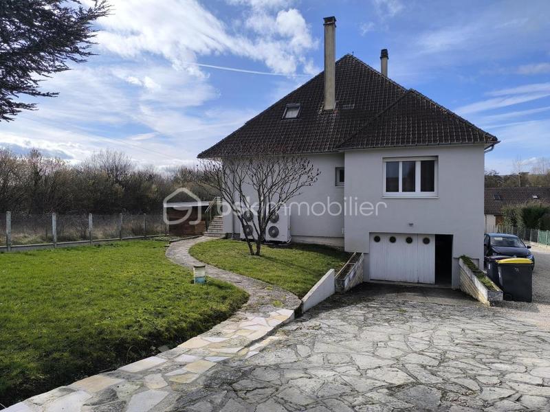 Pavillon - 228 m² - 10 pièces