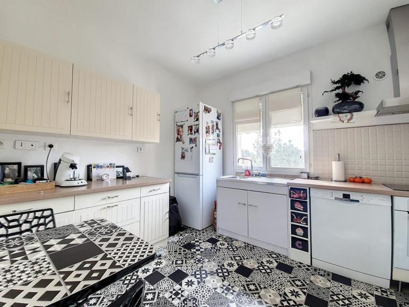 Appartement - 81 m² - 3 pièces