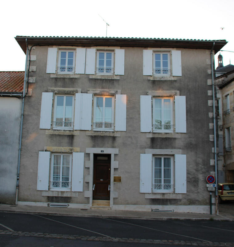 Maison - 221 m² - 6 pièces