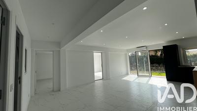 Maison - 93 m² - 5 pièces