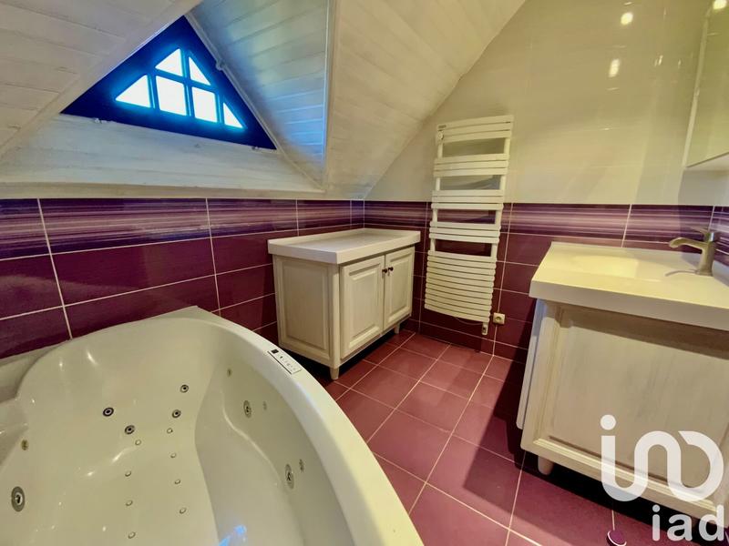 Maison - 174 m² - 8 pièces