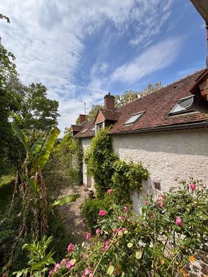 Maison - 280 m² - 11 pièces