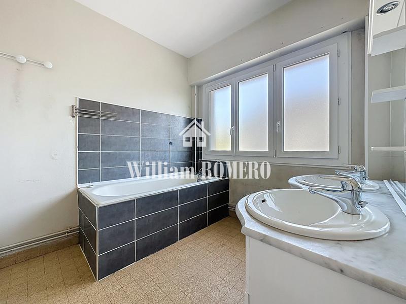 Appartement - 102 m² - 5 pièces