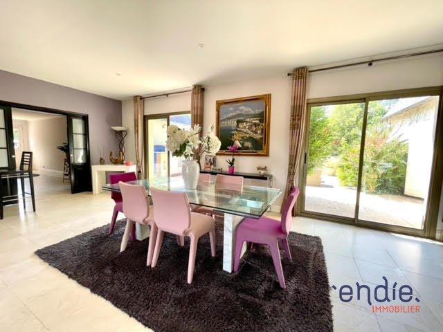 Maison - 350 m² - 10 pièces