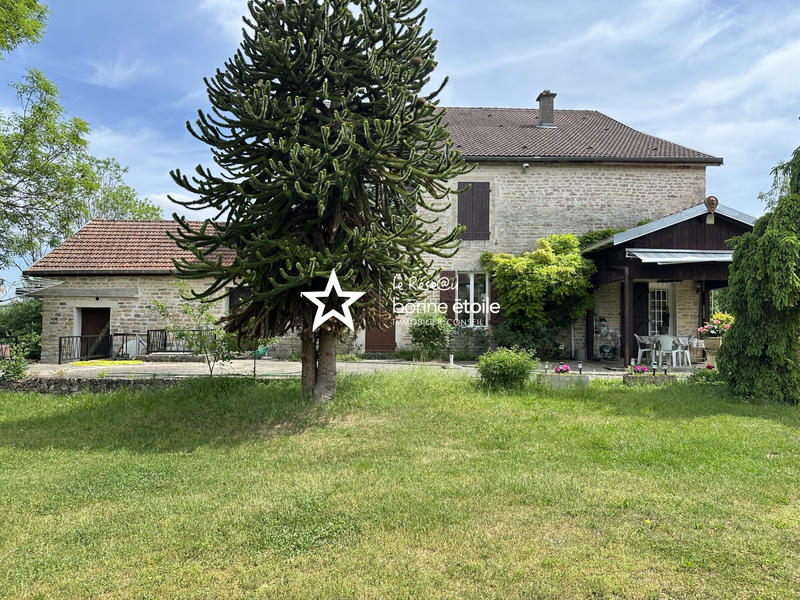Maison - 252 m² - 7 pièces