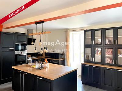 Maison - 194 m² - 6 pièces