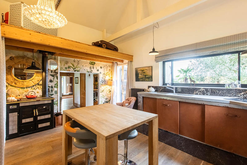 Maison - 296 m² - 9 pièces