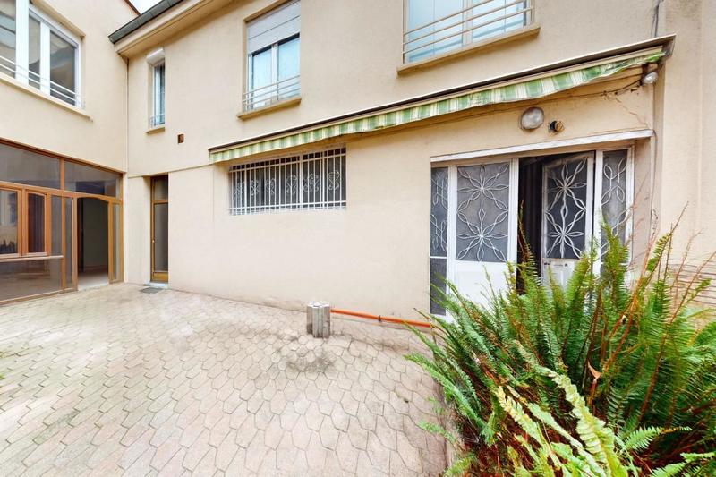 Immeuble - 136 m² - 6 pièces