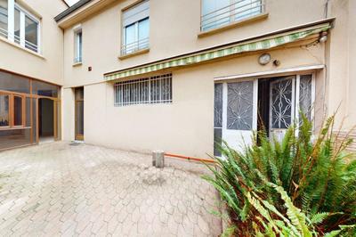 Immeuble - 136 m² - 6 pièces