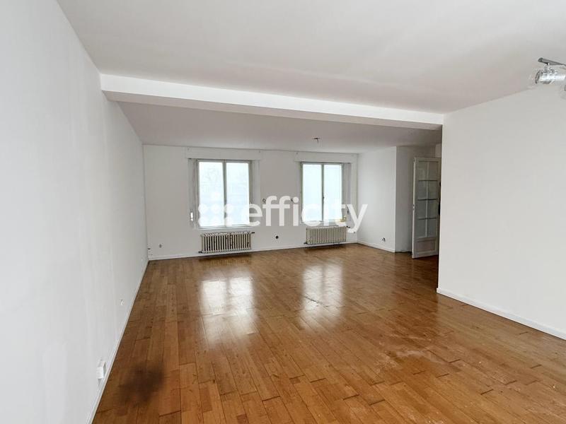 Maison - 181 m² - 6 pièces