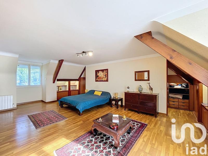 Maison - 230 m² - 7 pièces