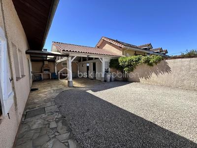 Maison de village - 100 m² - 4 pièces