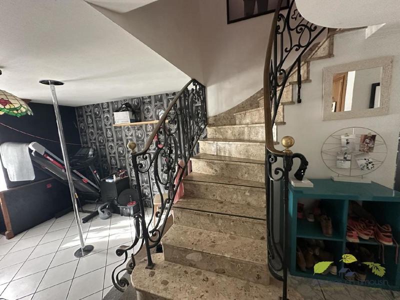 Maison - 225 m² - 8 pièces