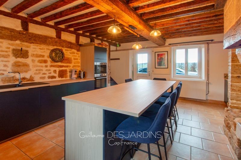 Maison traditionnelle - 170 m² - 5 pièces
