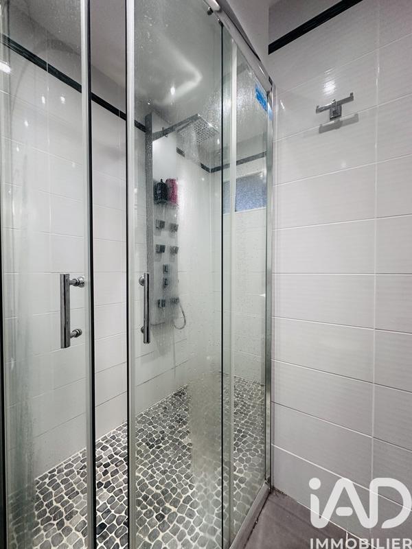 Maison - 207 m² - 9 pièces